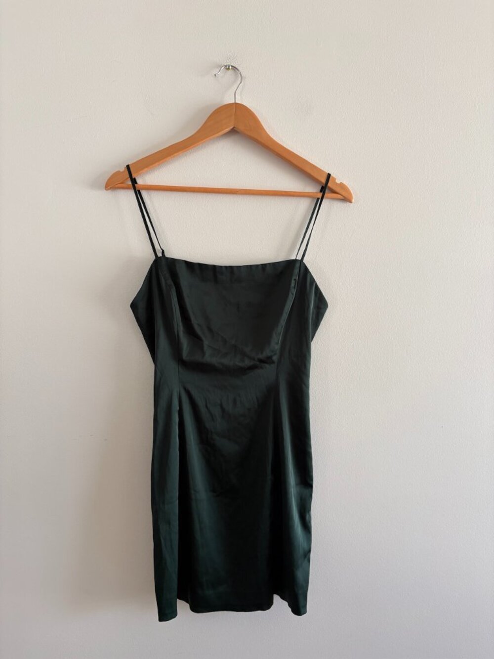 Aritzia Sunday Best Shimmer Satin Mini Dress Squareneck Dark Ivy Green Size 4 - Picture 3 of 6
